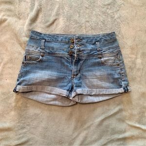 1st KISS light denim shorts
